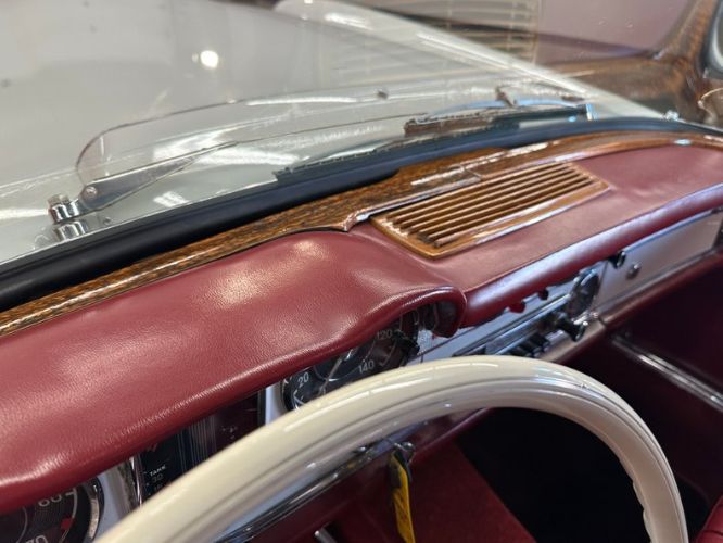 Mercedes-benz-230sl-1966-WhiteBlack-Top-Red-28