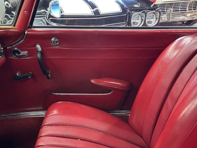 Mercedes-benz-230sl-1966-WhiteBlack-Top-Red-29