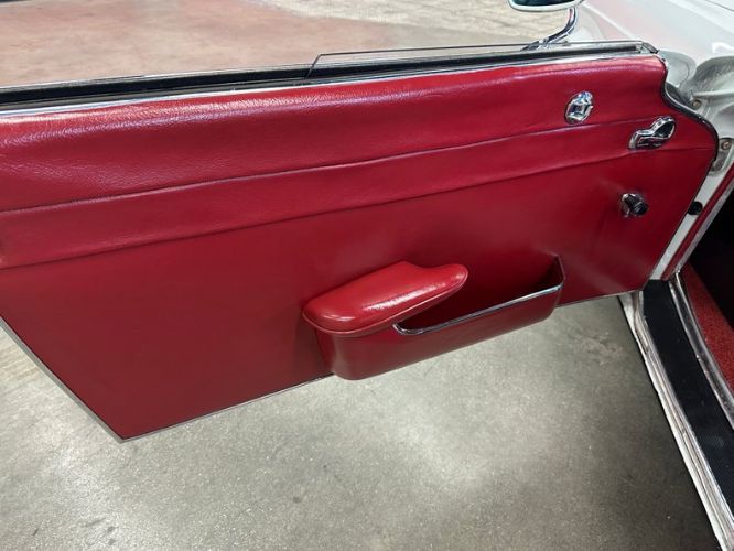 Mercedes-benz-230sl-1966-WhiteBlack-Top-Red-31
