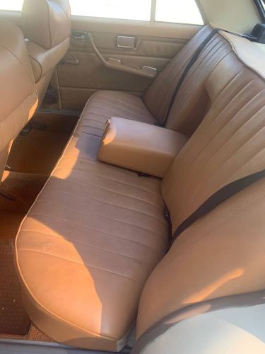Mercedes-benz-240d-1976-Yellow-11