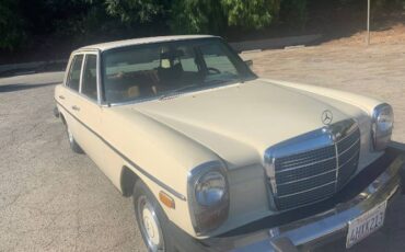 Mercedes-benz-240d-1976-Yellow-22