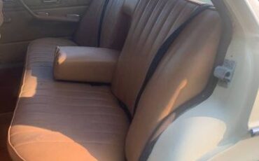 Mercedes-benz-240d-1976-Yellow-9