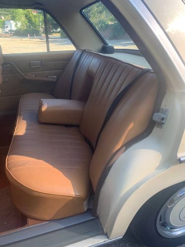 Mercedes-benz-240d-1976-Yellow-9