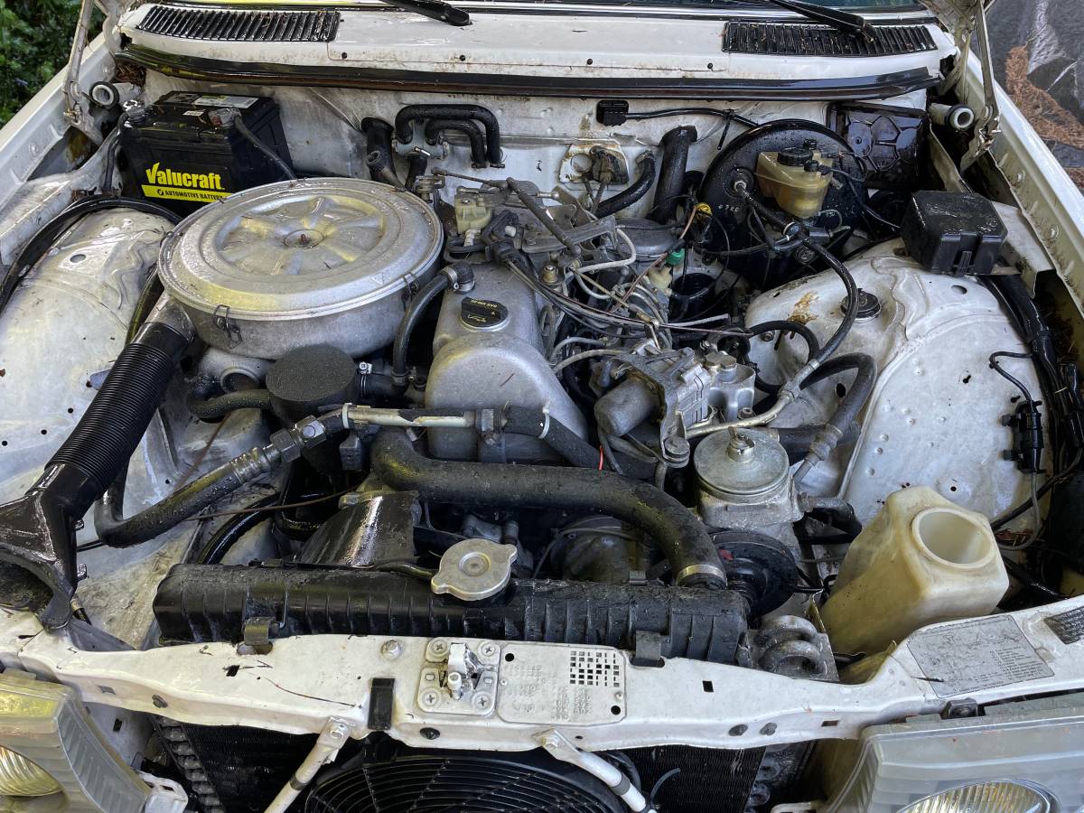 Mercedes-benz-240d-diesel-1982-white-1