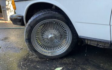 Mercedes-benz-240d-diesel-1982-white-13