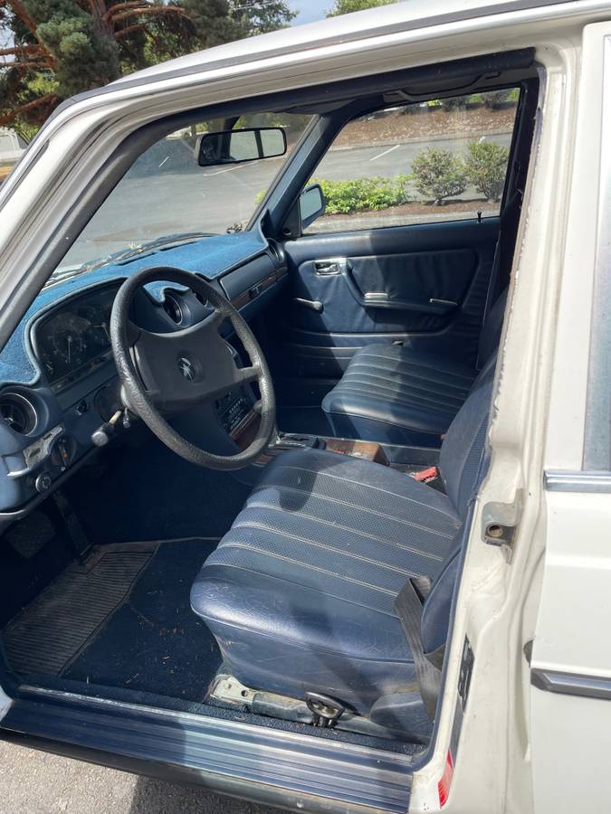 Mercedes-benz-240d-diesel-1982-white-3