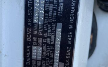 Mercedes-benz-240d-diesel-1982-white-8