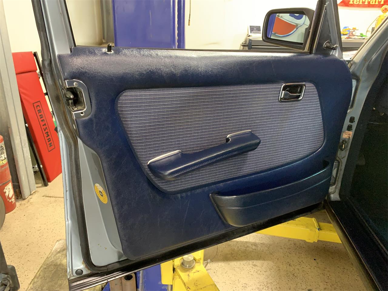 Mercedes-benz-250-1985-Blue-Blue-10