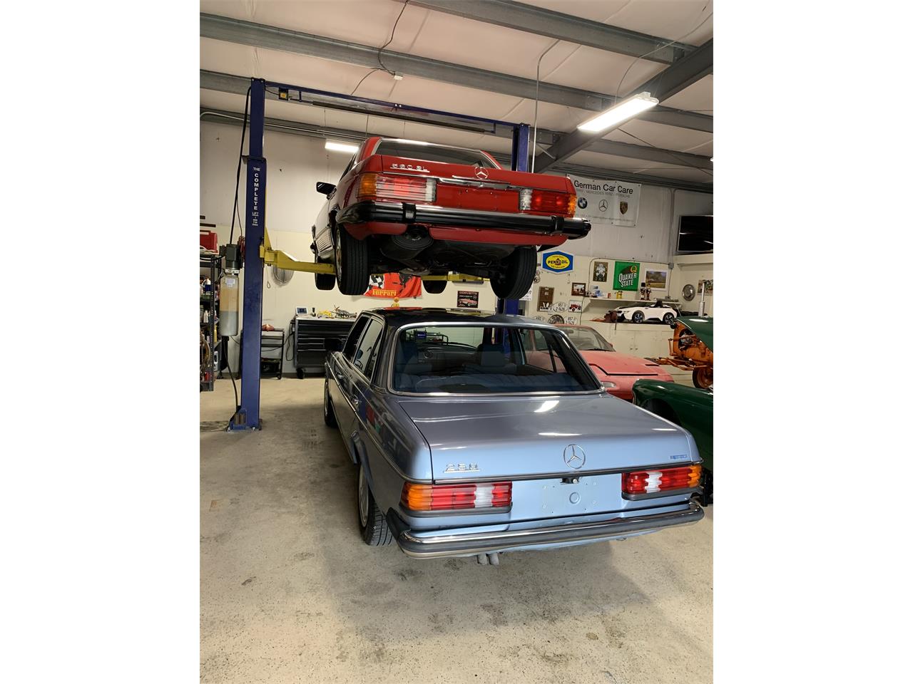 Mercedes-benz-250-1985-Blue-Blue-2