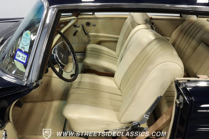 Mercedes-benz-250se-1966-Dark-Blue-Tan-42