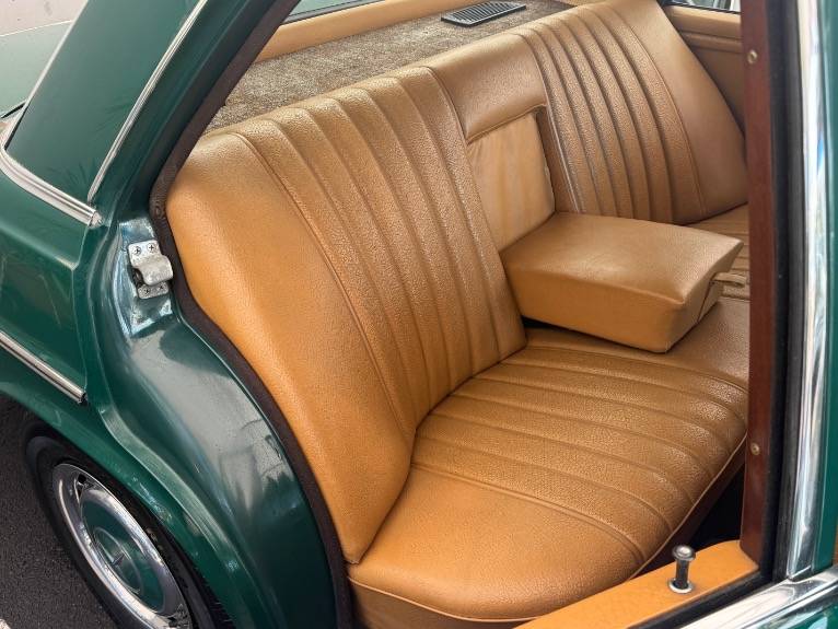 Mercedes-benz-280-class-1972-17