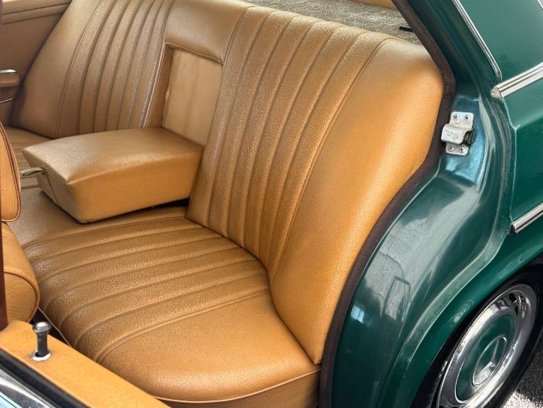 Mercedes-benz-280-class-1972-21