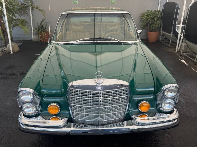 Mercedes-benz-280-class-1972-3