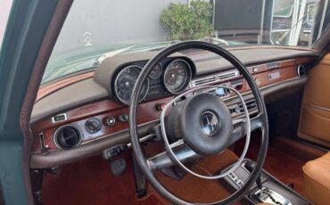 Mercedes-benz-280-class-1972-6