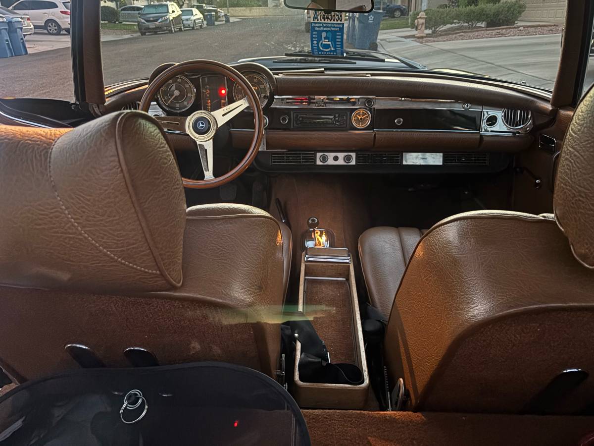 Mercedes-benz-280-sl-1971-black-11