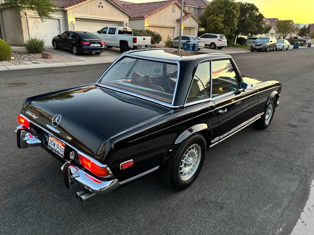 Mercedes-benz-280-sl-1971-black-19