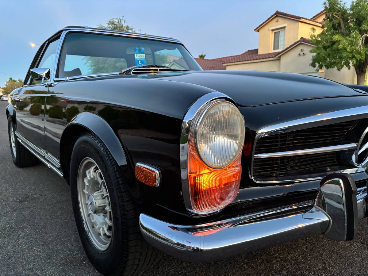 Mercedes-benz-280-sl-1971-black-2