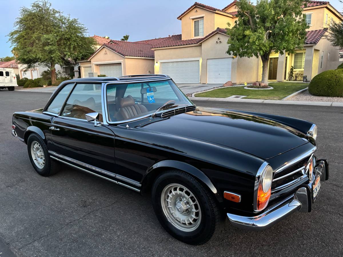 Mercedes-benz-280-sl-1971-black-21