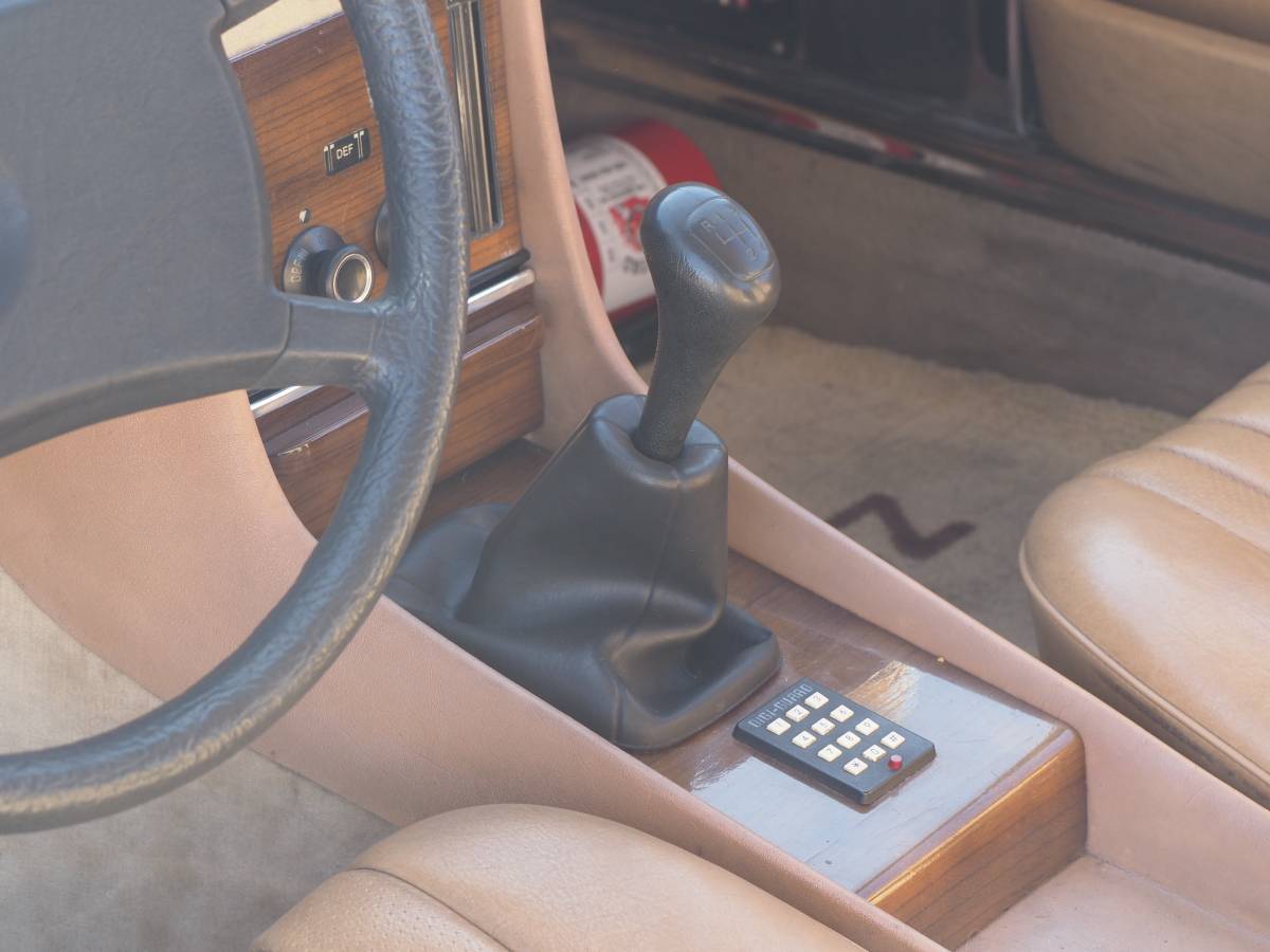 Mercedes-benz-280-sl-1980-orange-1