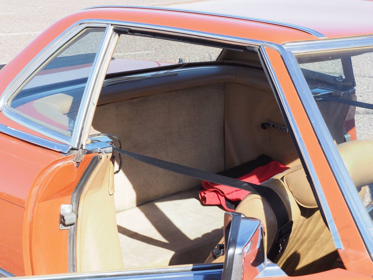 Mercedes-benz-280-sl-1980-orange-14
