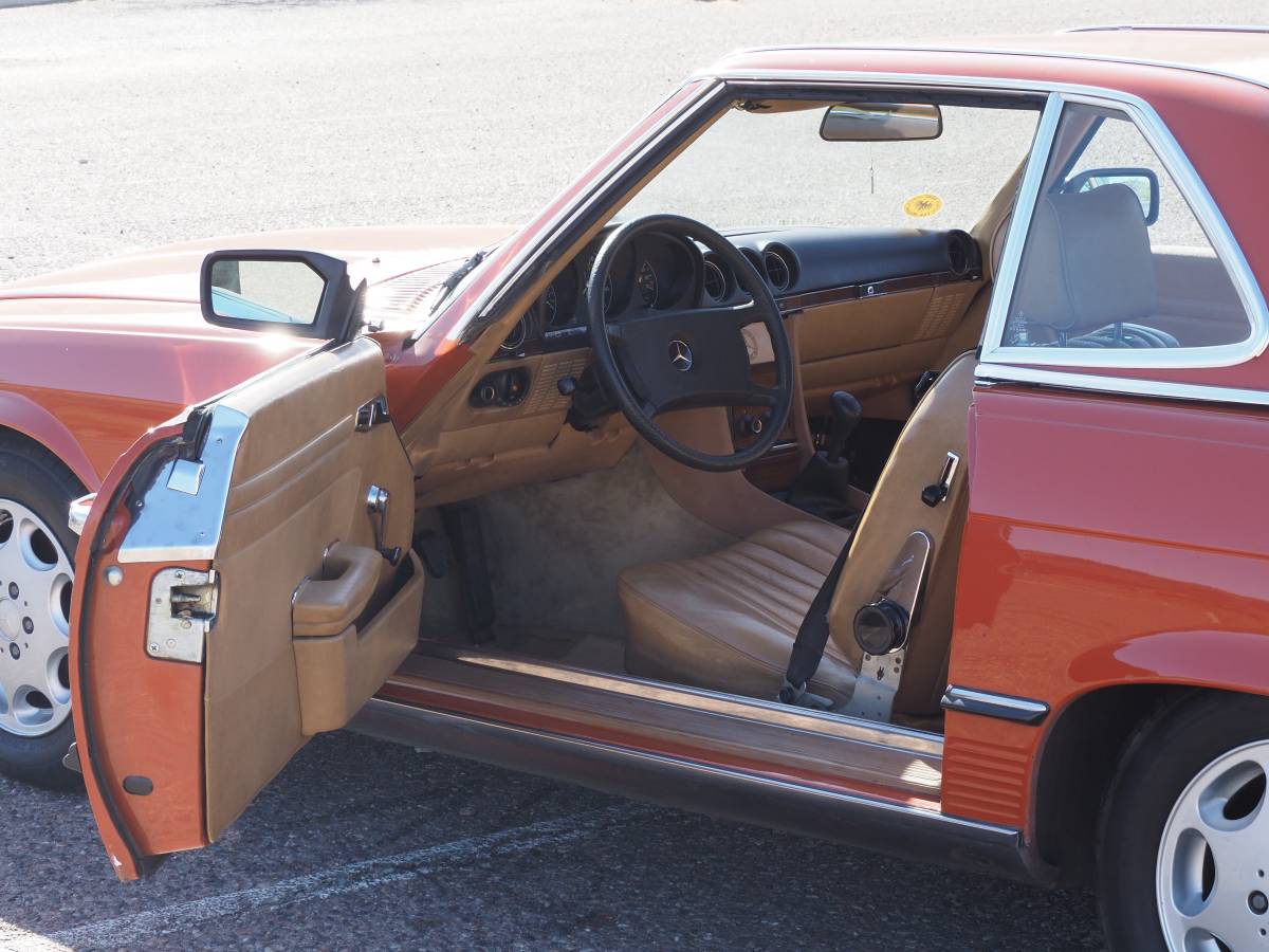 Mercedes-benz-280-sl-1980-orange-8