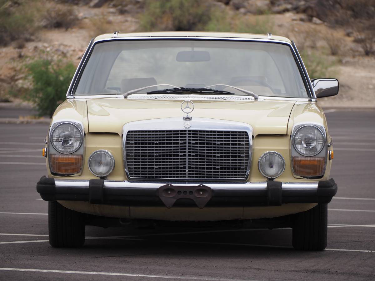 Mercedes-benz-280c-1974-yellow-1