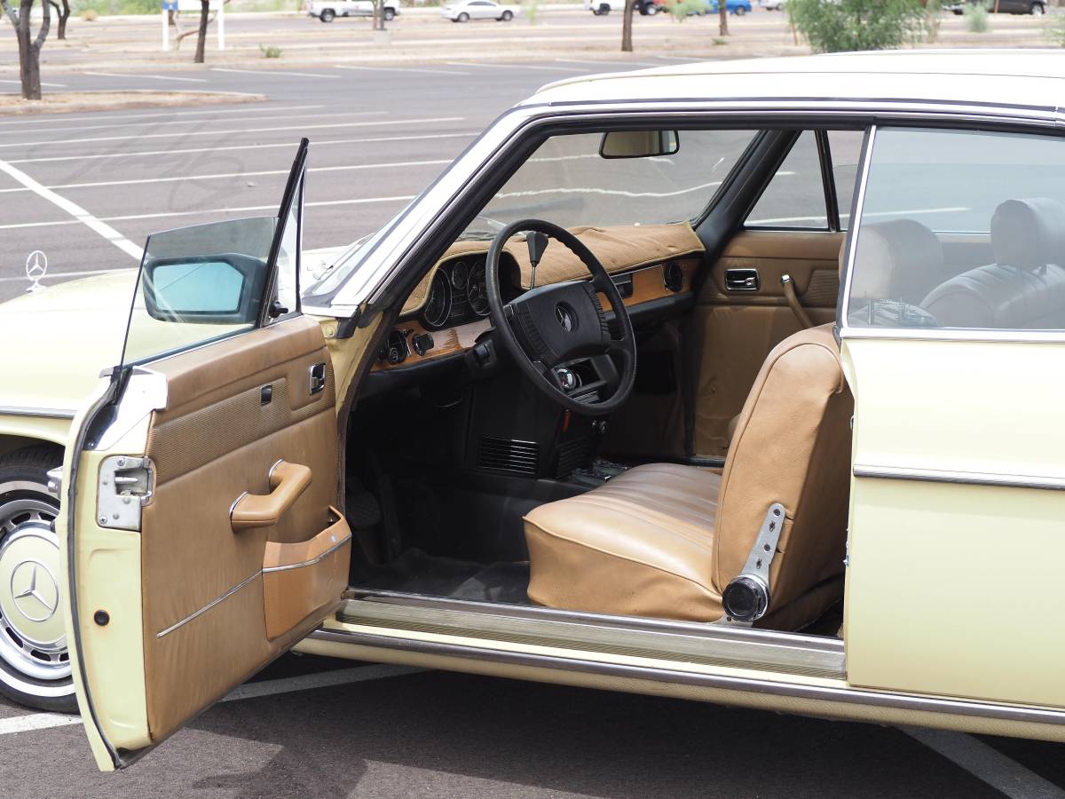 Mercedes-benz-280c-1974-yellow-11