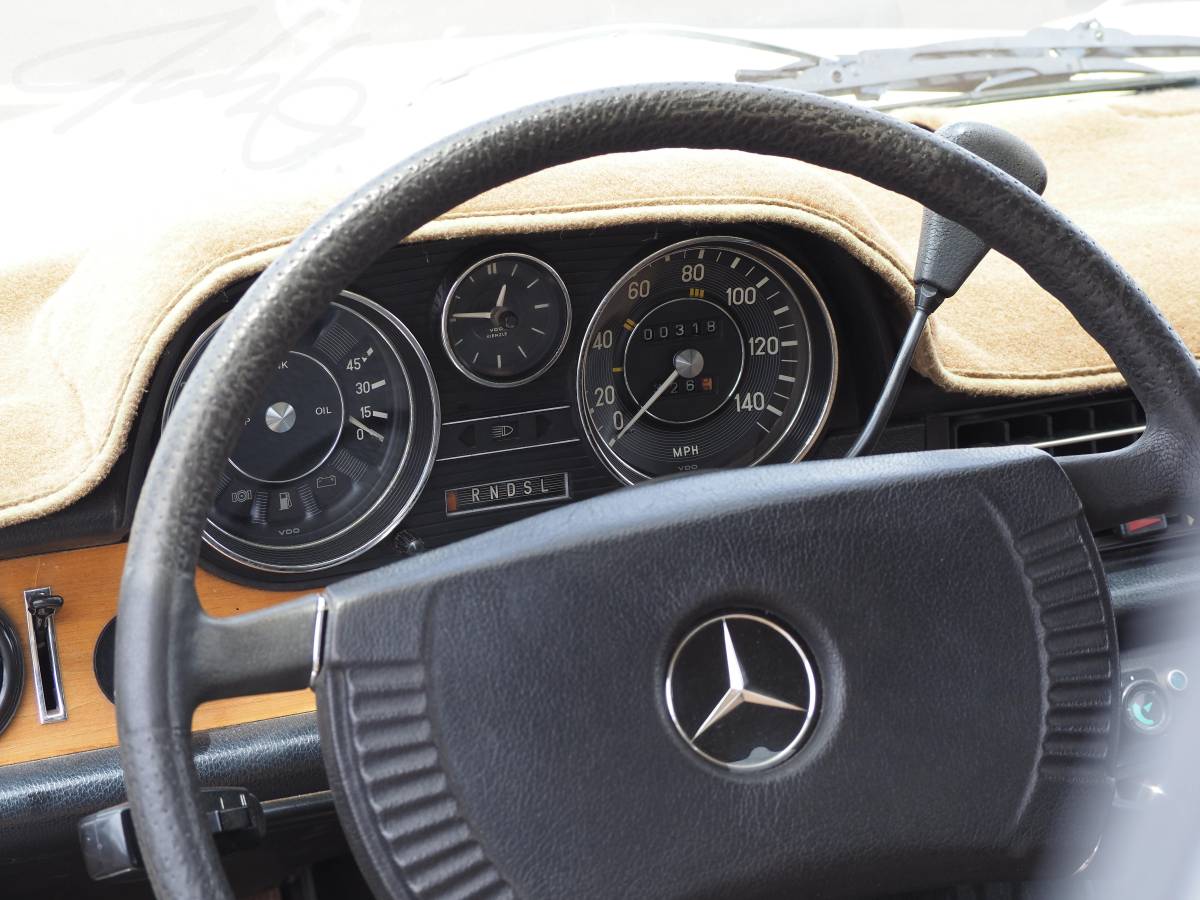 Mercedes-benz-280c-1974-yellow-13
