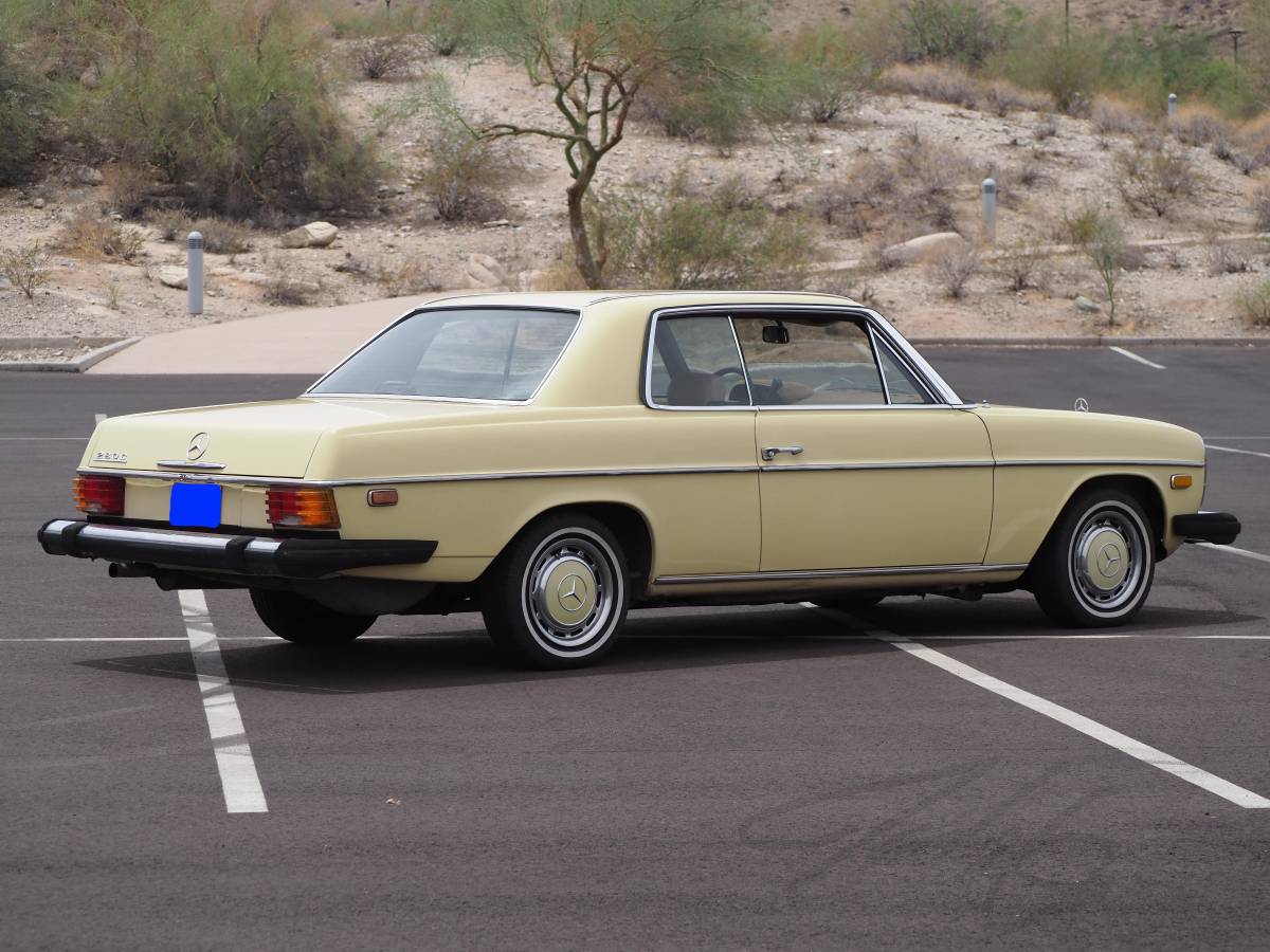 Mercedes-benz-280c-1974-yellow-9