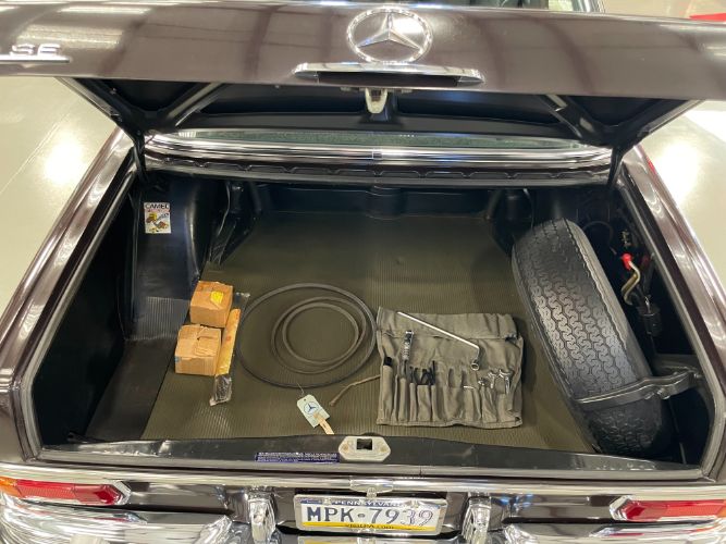 Mercedes-benz-280se-1969-Brown-Black-15