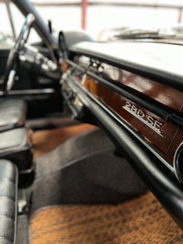 Mercedes-benz-280se-1969-Brown-Black-28
