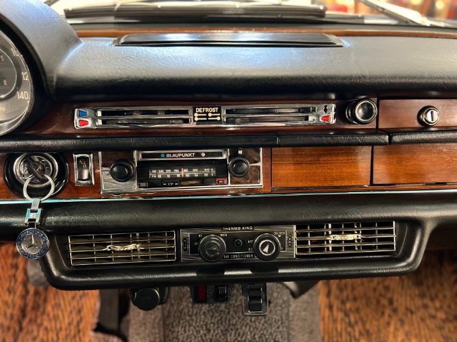 Mercedes-benz-280se-1969-Brown-Black-29