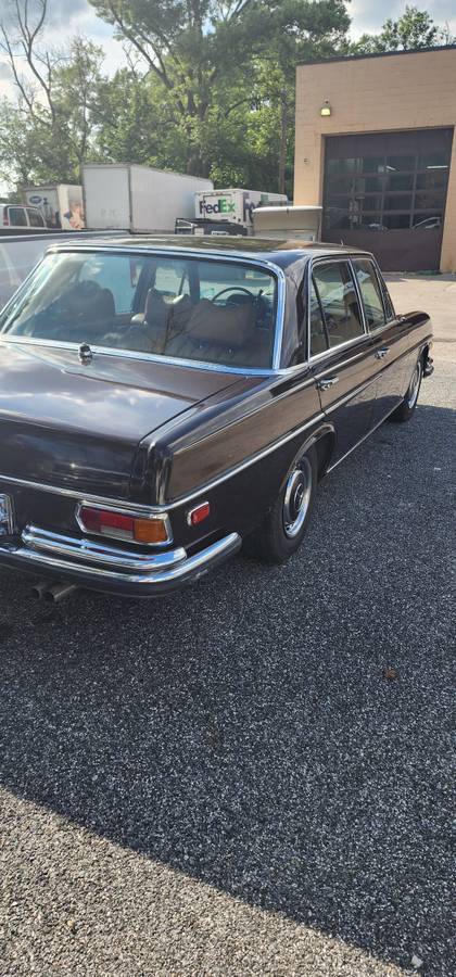 Mercedes-benz-280se-1970-brown-16