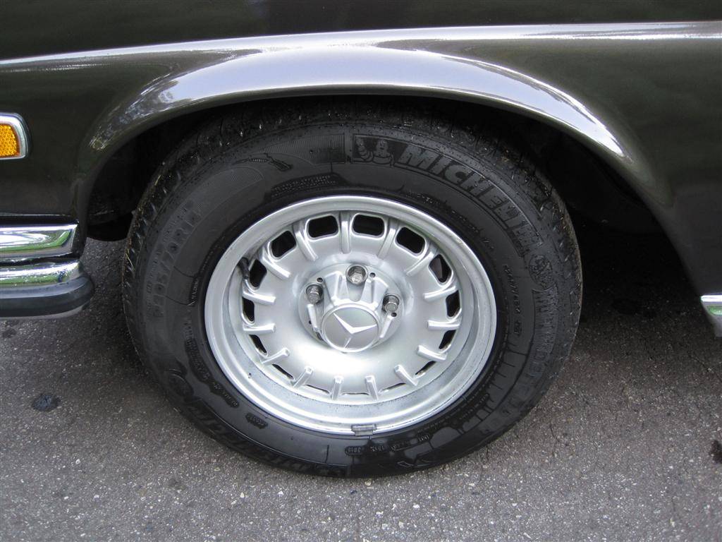 Mercedes-benz-280se-coupe-1969-black-3
