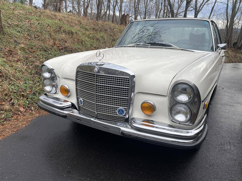Mercedes-benz-280sel-4.5-1972-white-1