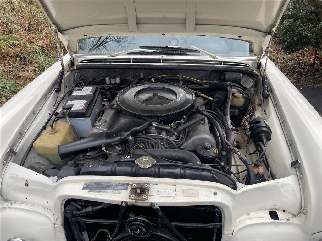 Mercedes-benz-280sel-4.5-1972-white-3