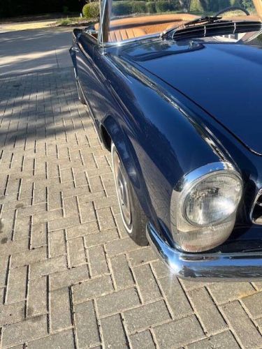 Mercedes-benz-280sl-1968-Midnight-Black-Tan-Hydes-35