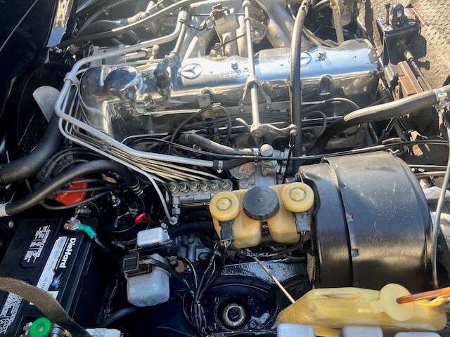 Mercedes-benz-280sl-1968-Midnight-Black-Tan-Hydes-6