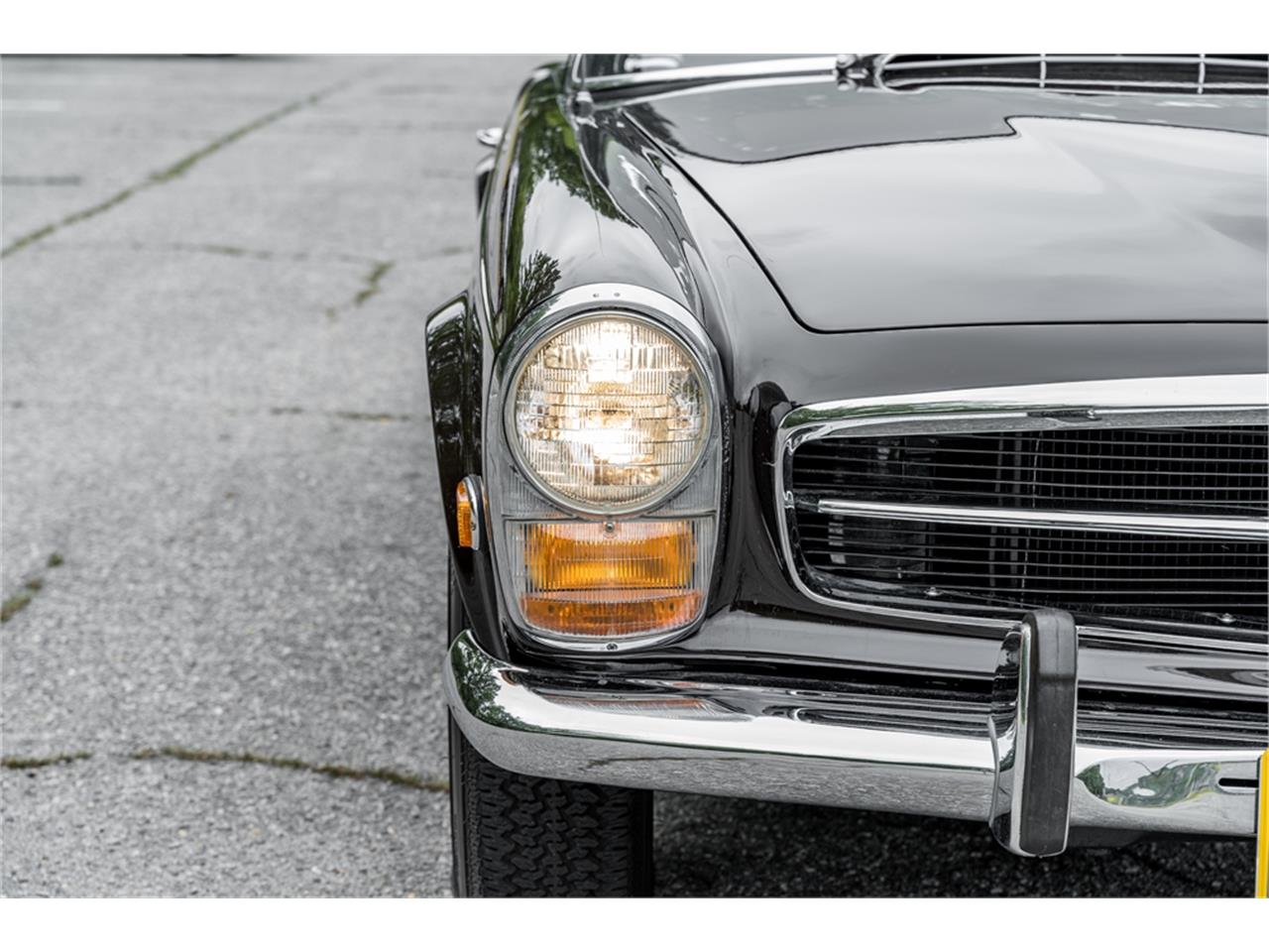 Mercedes-benz-280sl-1969-Black-Black-4