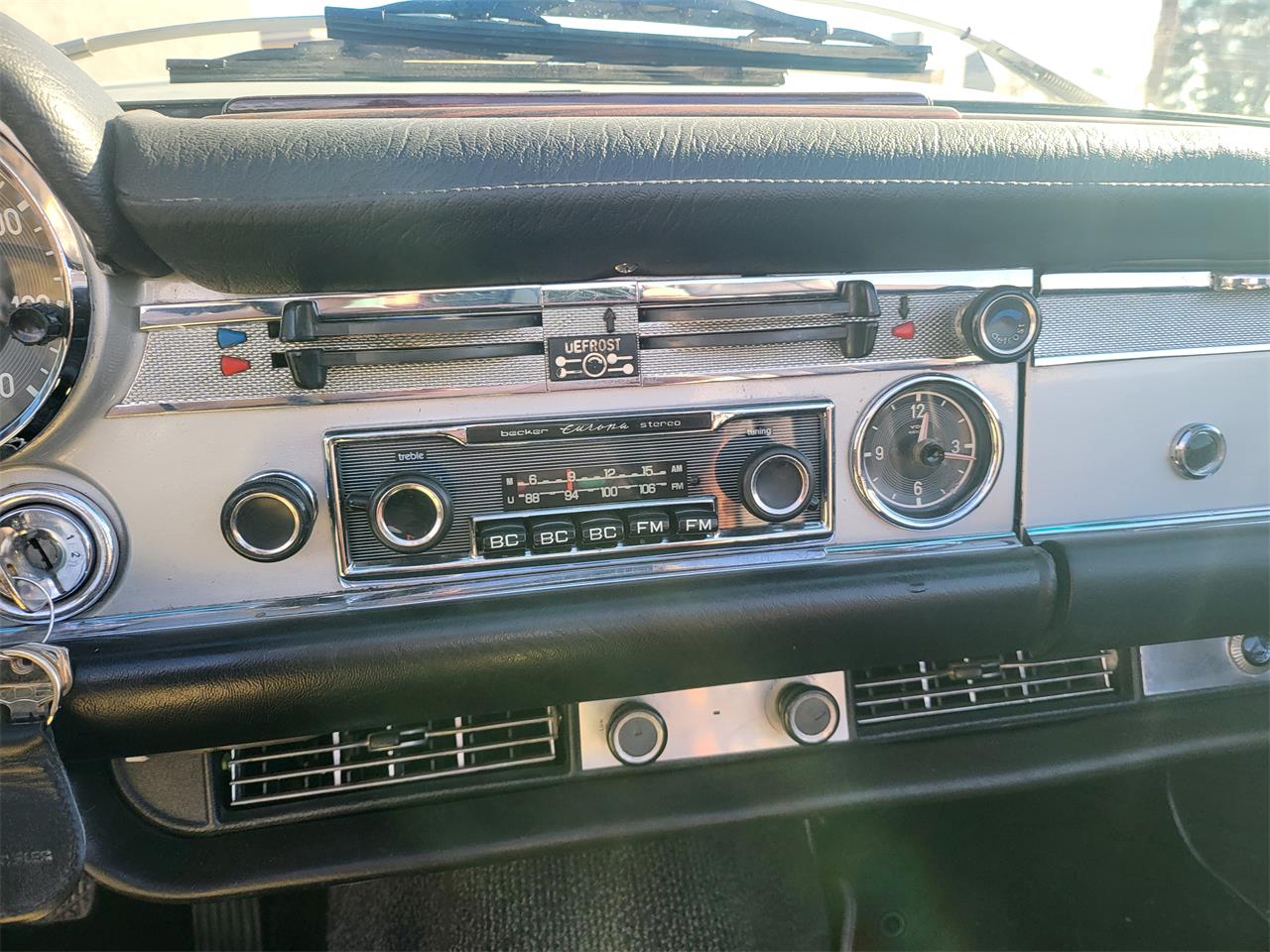 Mercedes-benz-280sl-1969-Silver-Mist-Black-3