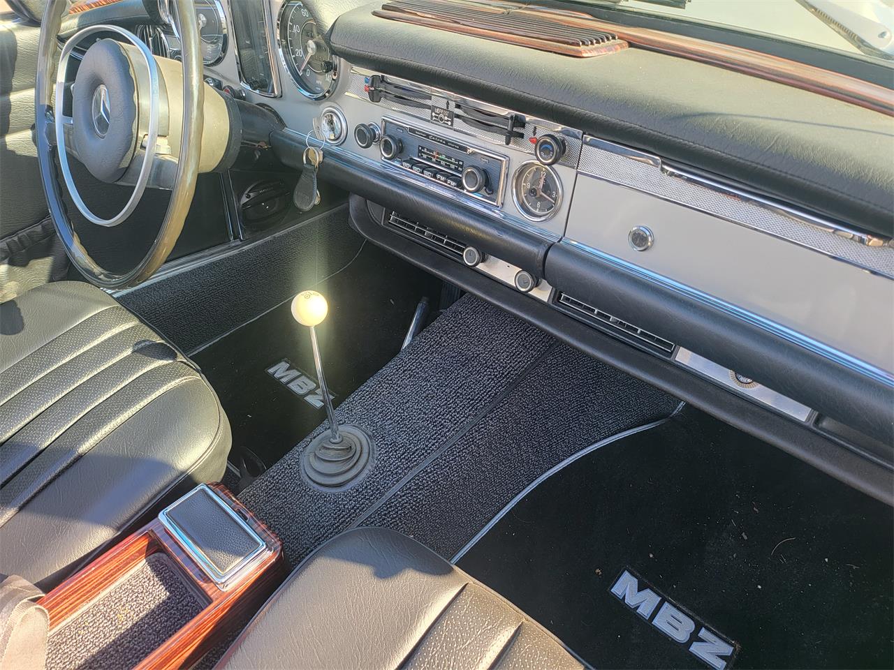 Mercedes-benz-280sl-1969-Silver-Mist-Black-6