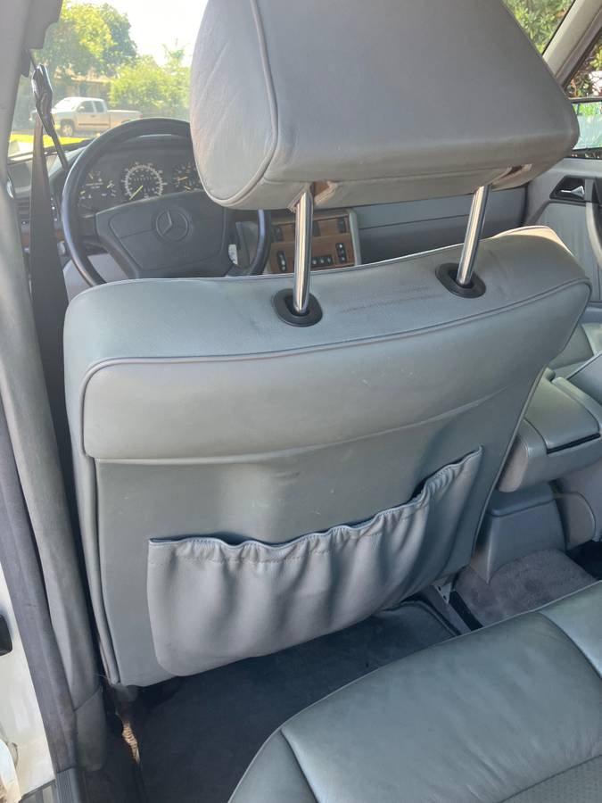 Mercedes-benz-300-1993-white-11