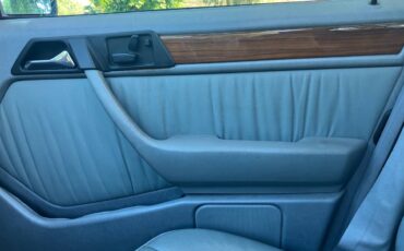 Mercedes-benz-300-1993-white-13