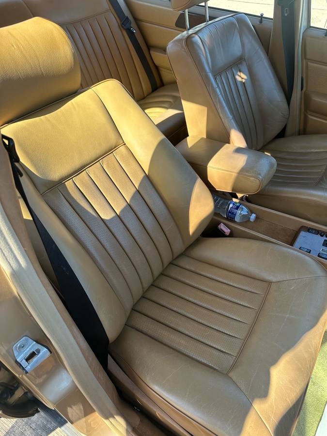 Mercedes-benz-300-300e-1987-10