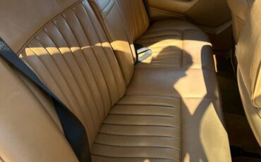 Mercedes-benz-300-300e-1987-11