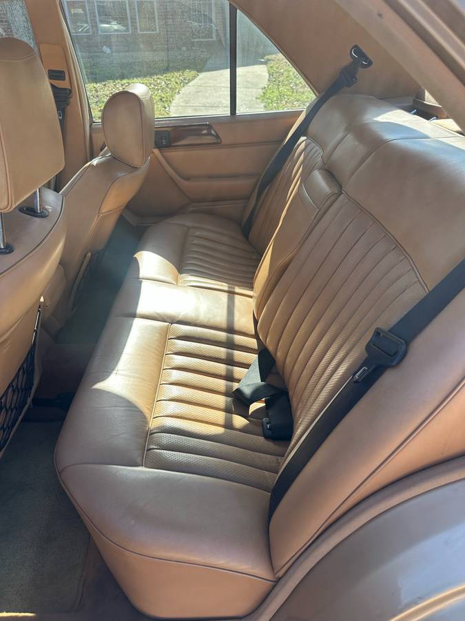 Mercedes-benz-300-300e-1987-12