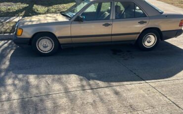 Mercedes-benz-300-300e-1987