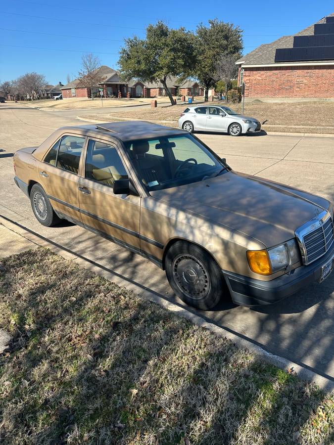 Mercedes-benz-300-300e-1987-4