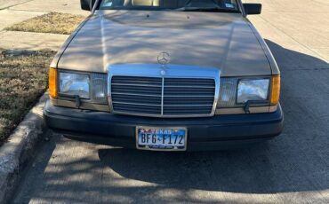 Mercedes-benz-300-300e-1987-5