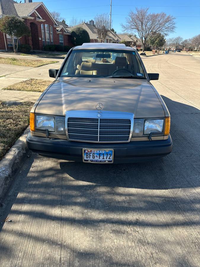 Mercedes-benz-300-300e-1987-5